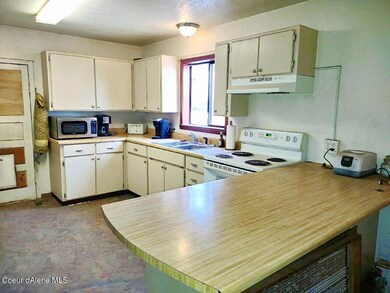 7849 W Pine - Kitchen