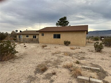 38333 E End Rd, Lucerne Valley, CA 92356 - photo 4