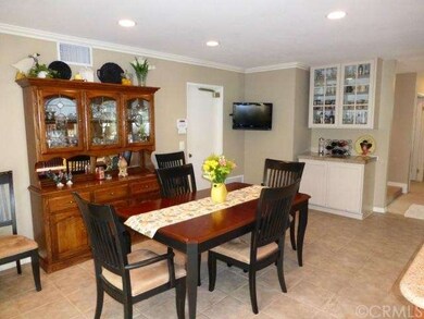 Great Family Living & Dining Area.