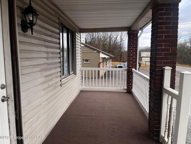 72 Foster Ave, Freeland, PA 18224 - photo 6