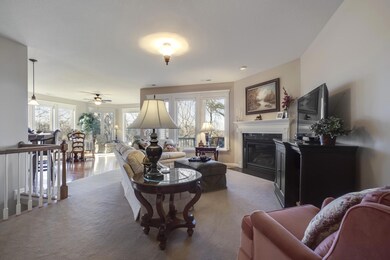03_214 Coyatee View_Living01