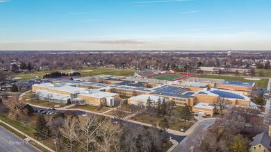 4 S Commonwealth Ave, Aurora, IL 60506 - photo 3