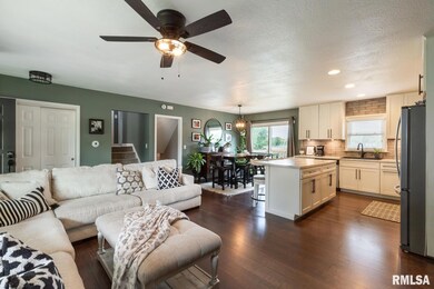 1903 W 36th St, Davenport, IA 52806 - photo 7