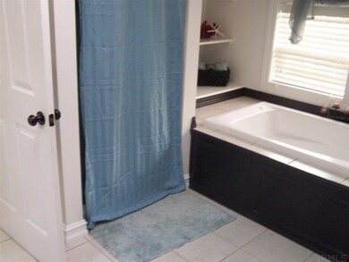 717 Clark St, Berne, IN 46711 - photo 5