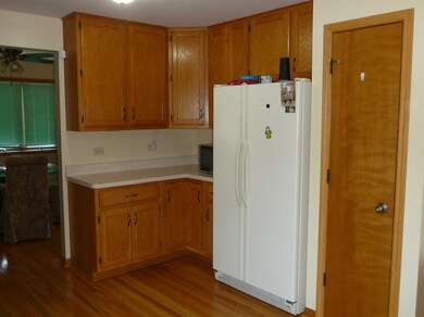 8528 Wheeler Place, Crown Point, IN 46307 - photo 7