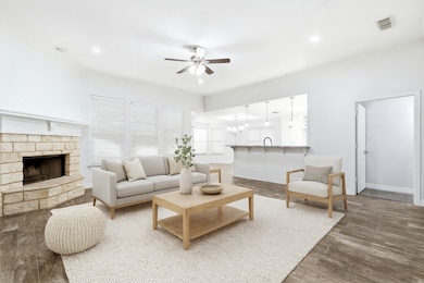 509 Forest Edge St, Burleson, TX 76028 - photo 4