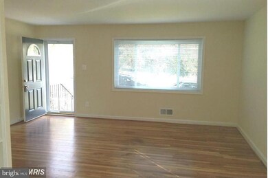 13106 Parkland Dr, Rockville, MD 20853 - photo 3