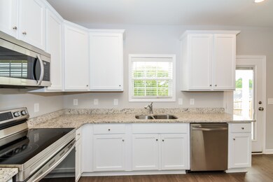 1017 Echo Ridge Rd, Columbia, TN 38401 - photo 4