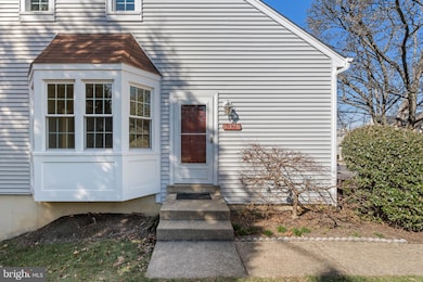 6378 Chimney Wood Ct, Alexandria, VA 22306 - photo 3