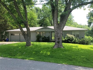 5913 Melrose Ln, Shawnee, KS 66203 - photo 2