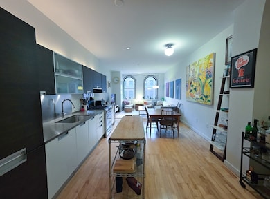 346-354 Congress St unit 505, Boston, MA 02210 - photo 4