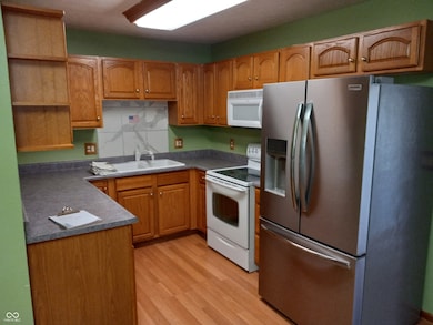 Kitchen with lots of cabinets