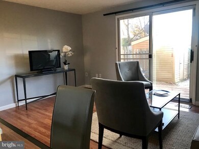 11820 Ashbrook Ct, Germantown, MD 20876 - photo 4