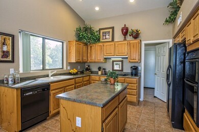 006_Spacious Gourmet Kitchen