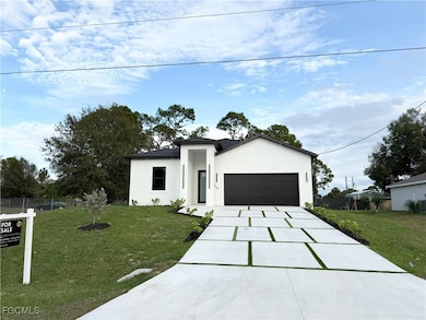 5008 N Obispo Cir, Labelle, FL 33935 - photo 2