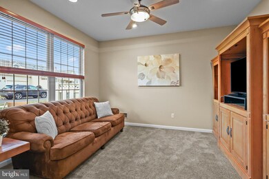 802 Persimmon Ln unit V141, Langhorne, PA 19047 - photo 5