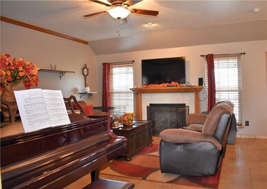 871 Brandie St, Tuttle, OK 73089 - photo 6