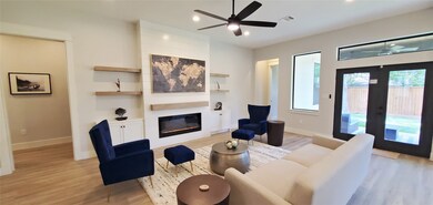 1642 Du Barry Ln, Houston, TX 77018 - photo 3