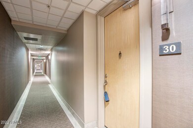 Hallway/Front Door