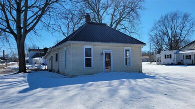 903 W Race St, Portland, IN 47371 - photo 2