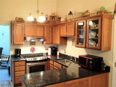 1015 Rill Rd, Reading, PA 19606 - photo 2