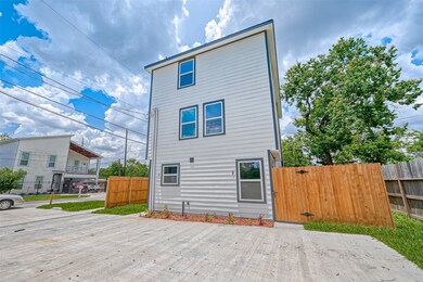 8125 Eastover St unit B, Houston, TX 77028 - photo 2