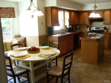 1122 Pennsylvania St, Whitehall, PA 18052 - photo 5