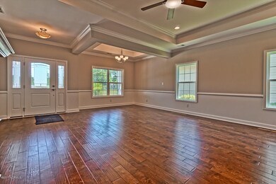 Living Room/Dining Area