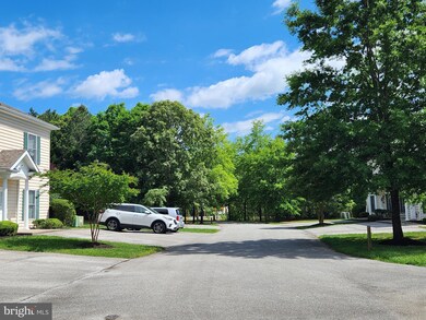 22581 Chickadee Cir unit 2-4, Lexington Park, MD 20653 - photo 3