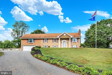 105 Bee Jay Ln unit 14, Hanover, PA 17331 - photo 2