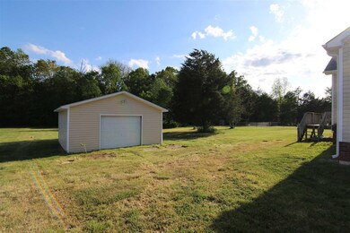 2507 Foxfire Ln, Burlington, NC 27217 - photo 4