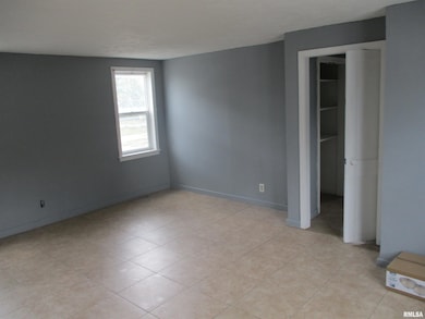 101 E Webster St, Benton, IL 62812 - photo 5