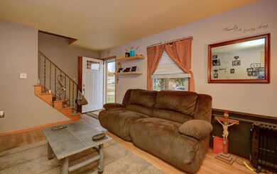 Living Room (2)