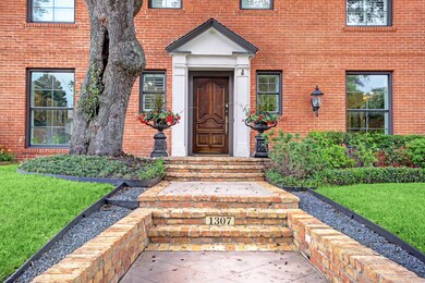 1307 Denman Rd, Houston, TX 77019 - photo 2