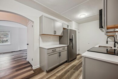 15-web-or-mls-250-n-kellner-rd