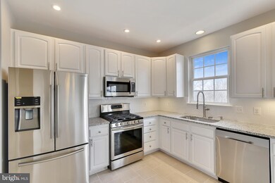 12048 Kemps Landing Cir, Manassas, VA 20109 - photo 3