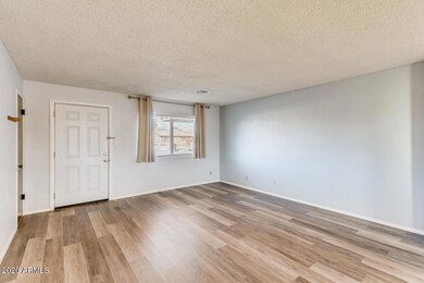 007-008-Living Room-