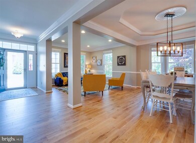 25253 Doolittle Ln, Chantilly, VA 20152 - photo 5