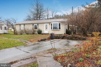 6 E Douglas Ct, Smithsburg, MD 21783 - photo 2