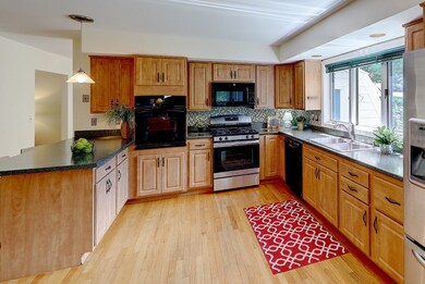 9 Hilltop Ave, Barrington, RI 02806 - photo 7
