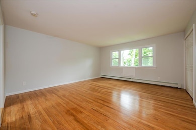 112 Cardinal Ln unit 2B, Islip, NY 11751 - photo 4