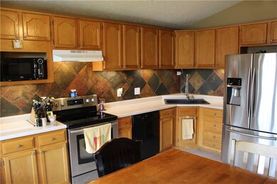 111 Spring Water Ct, Whiteland, IN 46184 - photo 4