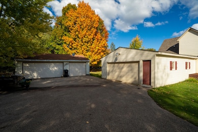 1981 52nd St SW, Wyoming, MI 49519 - photo 2