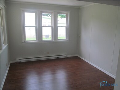 Entry/3rd Bdrm