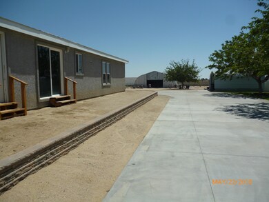 2358 50th St W, Rosamond, CA 93560 - photo 7