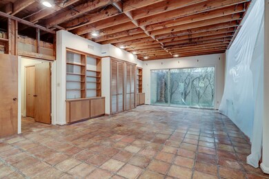 332 Vanderpool Ln, Houston, TX 77024 - photo 2