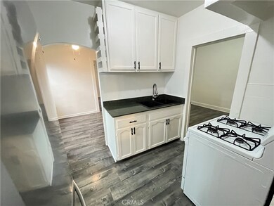 1588 W 37th St unit 1/2, Los Angeles, CA 90018 - photo 6