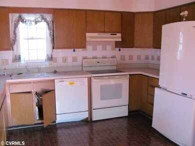Kitchen - Lots of Cabinet Space