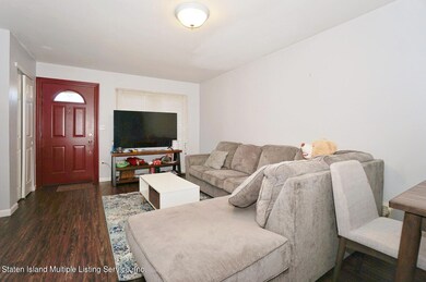 21 Long Pond Ln, Staten Island, NY 10304 - photo 4