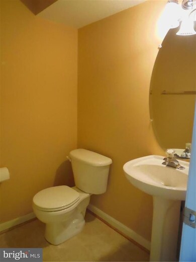 9076 Two Bays Rd, Lorton, VA 22079 - photo 4